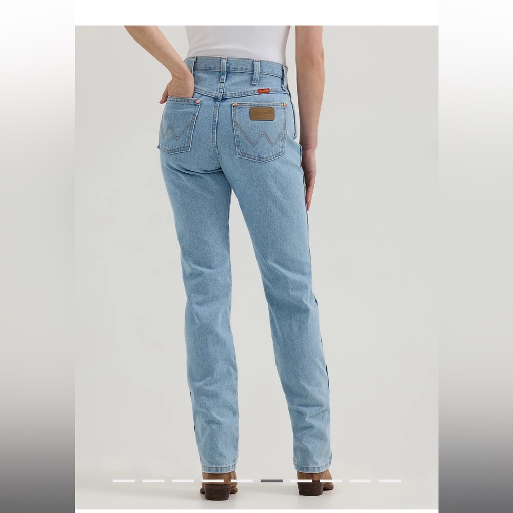 Women’s Cowboy Cut Wranglers